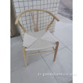 단단한 나무 Y 위시 본 레스토랑 Diningr Armchair